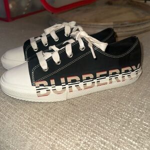 kids burberry shoes